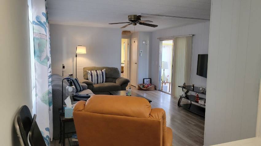 205 Rainbow Lane West a Dundee, FL Mobile or Manufactured Home for Sale